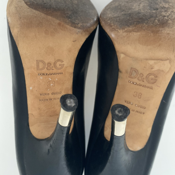 D&G Dolce & Gabanna Black Pump Point Toe Leather Gold Heel Slim 38 - Picture 9 of 9